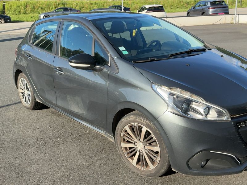 Peugeot 208 1.2 e-VTi Active 2017 – снимка 12