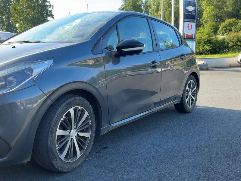 Peugeot 208 1.2 e-VTi Active 2017 – снимка 2