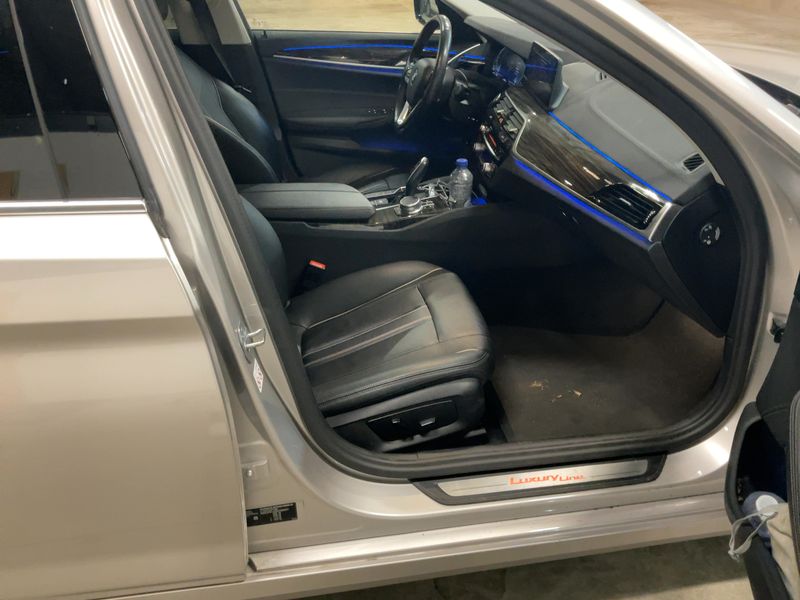BMW 5er 530e xDrive Luxury Line 2020 – снимка 16