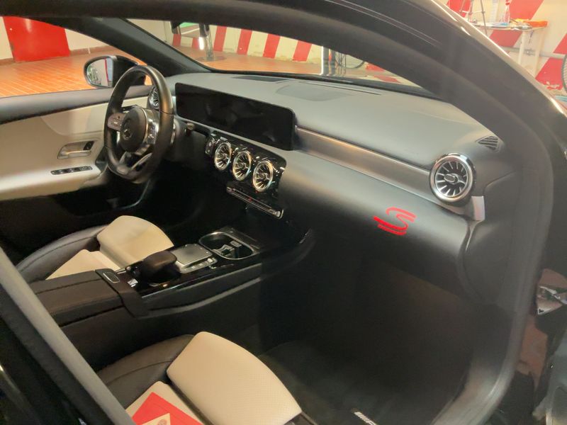 Mercedes-Benz A-Klasse A 180 d AMG Line 2020 – снимка 18