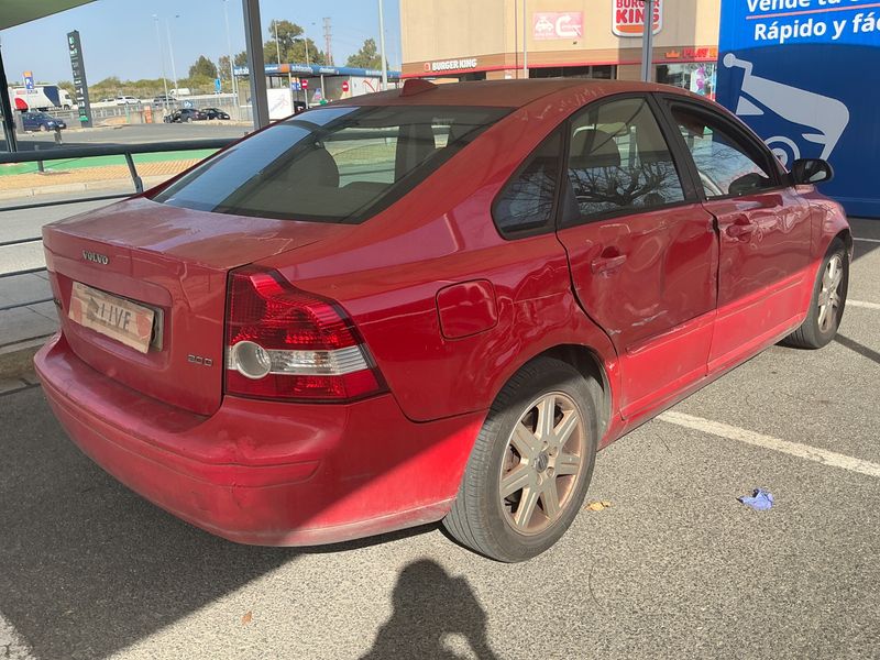 Volvo S40 2.0 D Momentum 2005 – снимка 2