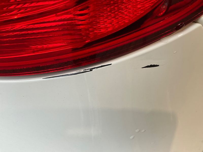 Skoda Superb 2.0 TDI Elegance 2011 – снимка 32