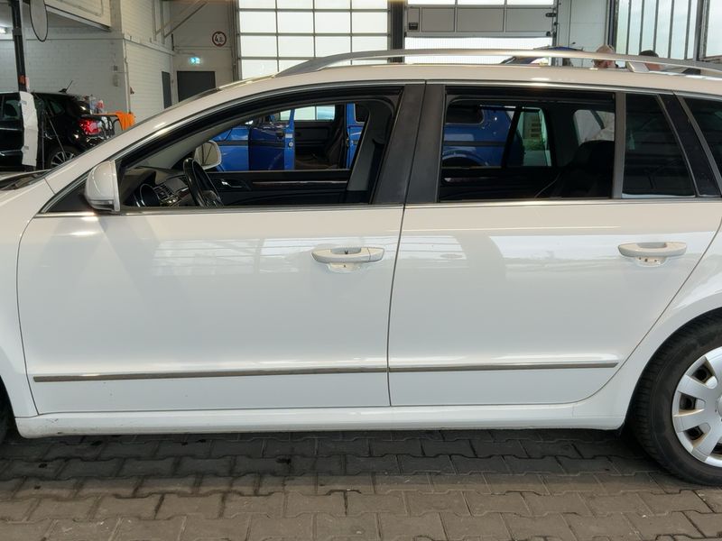 Skoda Superb 2.0 TDI Elegance 2011 – снимка 4