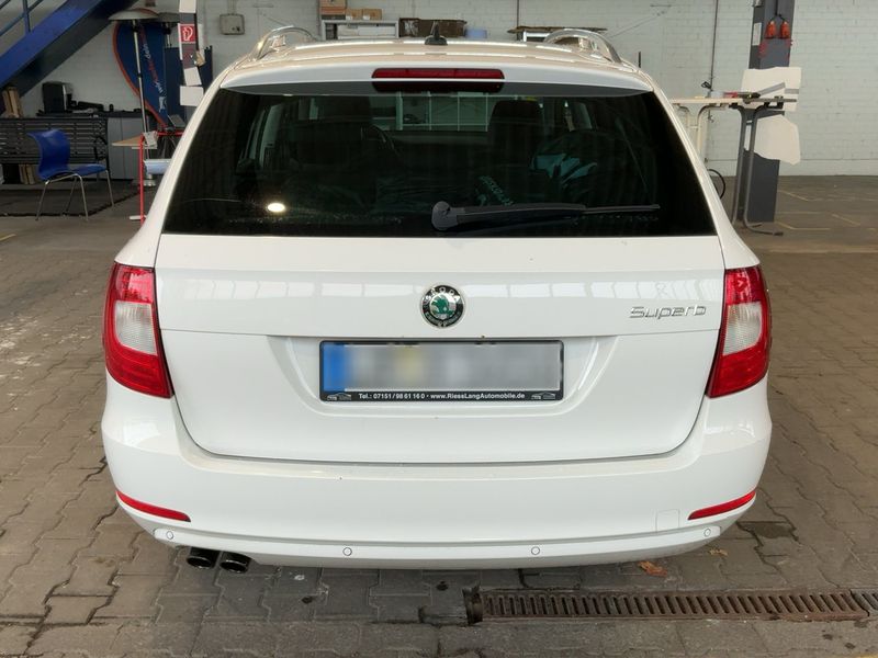 Skoda Superb 2.0 TDI Elegance 2011 – снимка 7