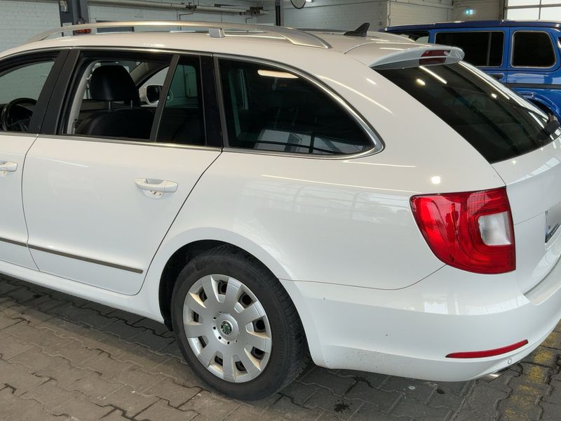Skoda Superb 2.0 TDI Elegance 2011 – снимка 6
