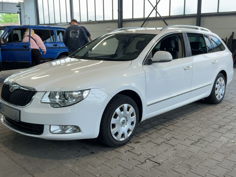 Skoda Superb 2.0 TDI Elegance 2011 – снимка 1