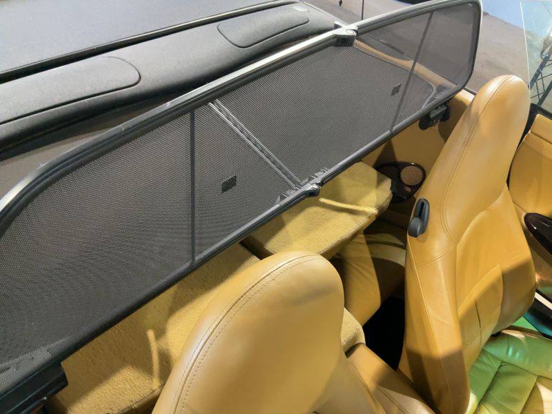 Porsche 911 996 Carrera 4 Cabrio 2003 – снимка 20