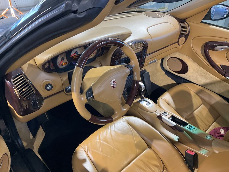 Porsche 911 996 Carrera 4 Cabrio 2003 – снимка 25