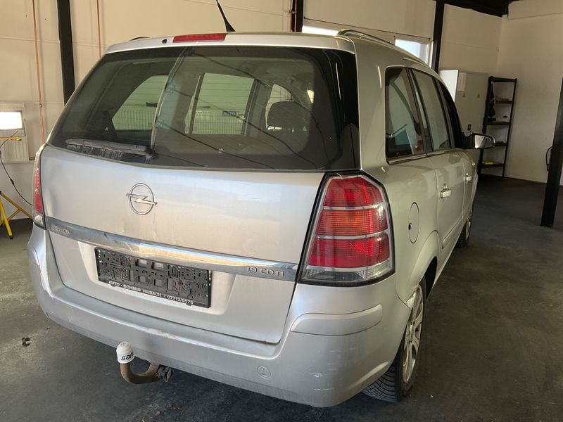 Opel Zafira 1.9 CDTI Edition 2008 – снимка 2
