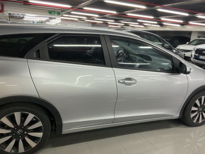 Honda Civic 1.6 DTEC Executive 2015 – снимка 10