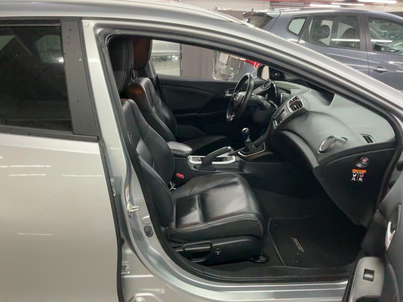 Honda Civic 1.6 DTEC Executive 2015 – снимка 16