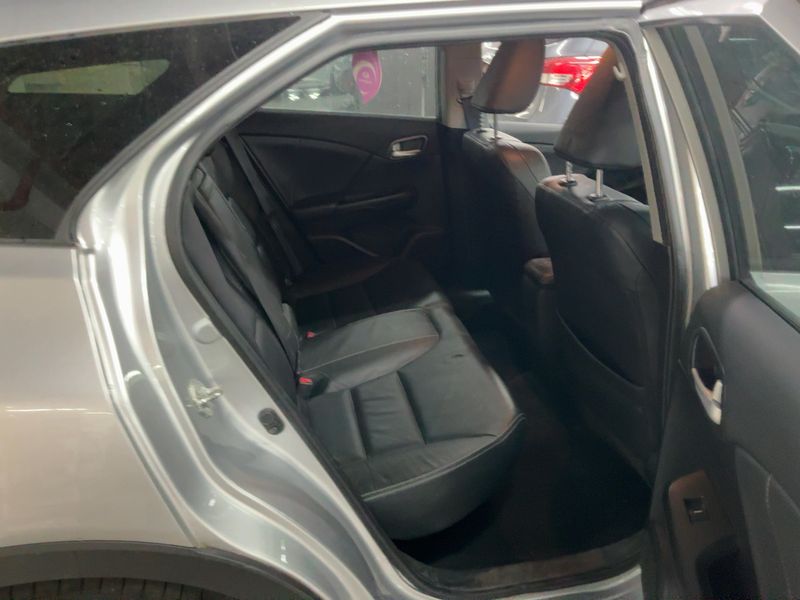 Honda Civic 1.6 DTEC Executive 2015 – снимка 19