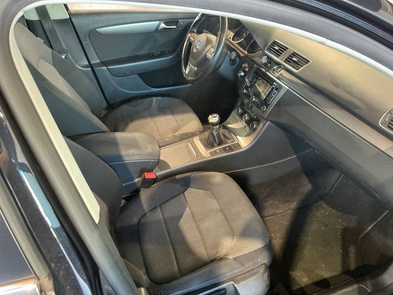 Volkswagen Passat 1.4 TSI Comfortline BlueMotion Tech 2011 – снимка 3