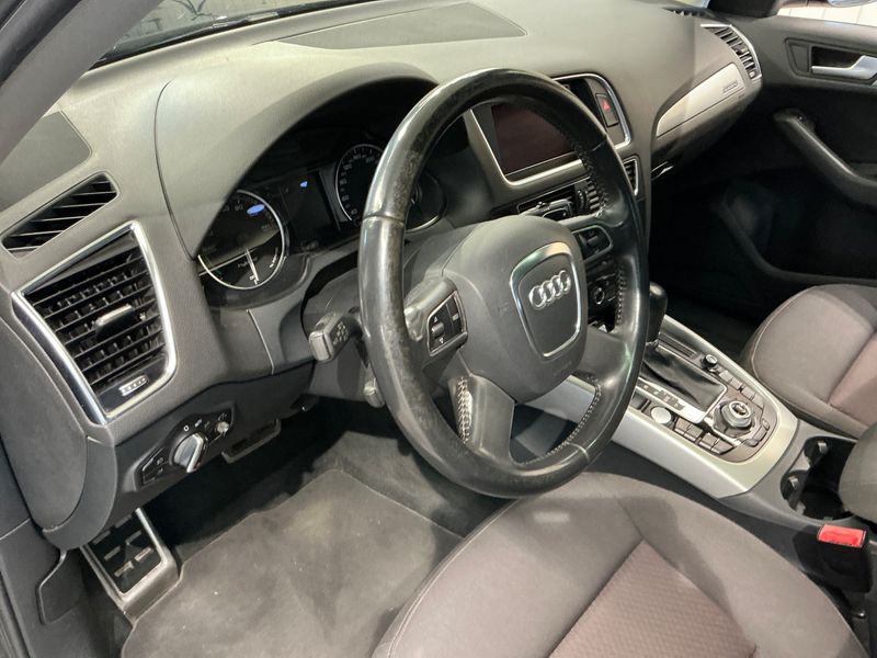 Audi Q5 2.0 TFSI Hybrid quattro 2012 – снимка 28