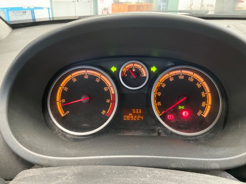 Opel Corsa 1.2 Elective 2011 – снимка 4