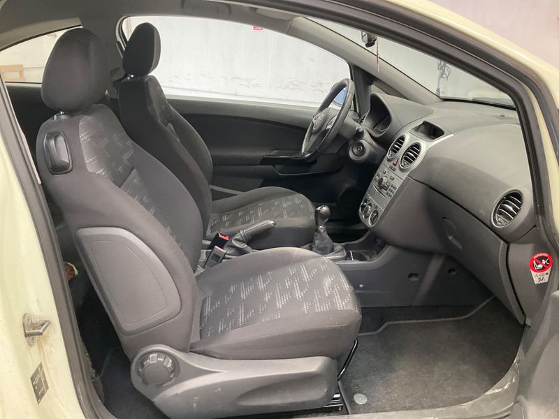 Opel Corsa 1.2 Elective 2011 – снимка 3