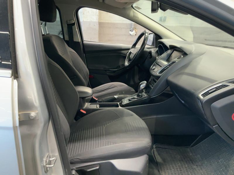 Ford Focus 2.0 TDCi Titanium 2015 – снимка 16