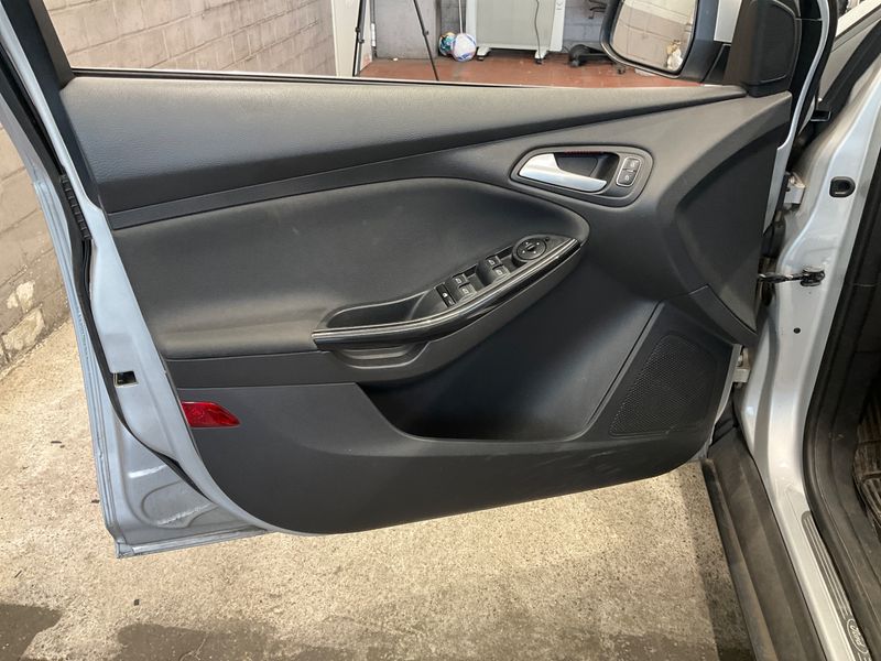 Ford Focus 2.0 TDCi Titanium 2015 – снимка 27