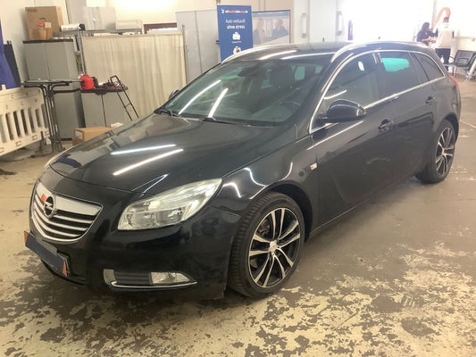 Opel Insignia Sports Tourer 2.0 CDTI Design Edition 2011 – снимка 1
