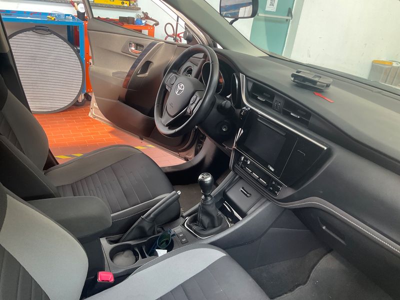 Toyota Auris Touring Sports 1.6 D-4D Active 2018 – снимка 27