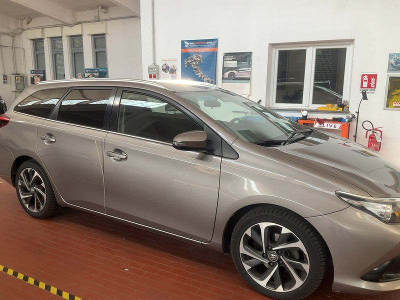 Toyota Auris Touring Sports 1.6 D-4D Active 2018 – снимка 12