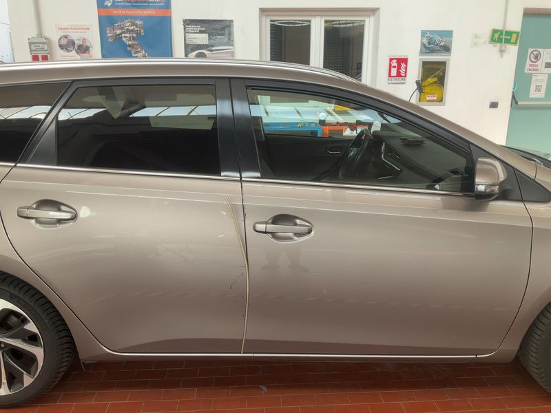 Toyota Auris Touring Sports 1.6 D-4D Active 2018 – снимка 10