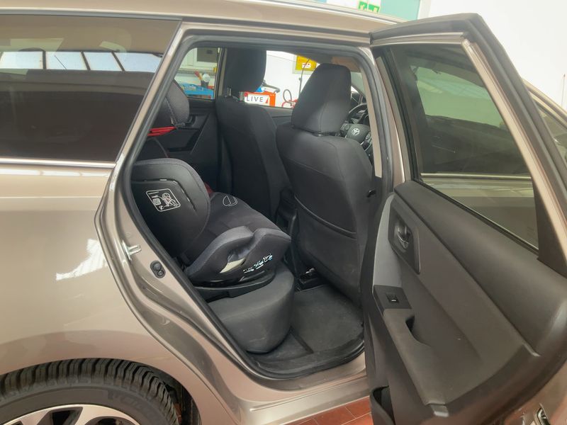 Toyota Auris Touring Sports 1.6 D-4D Active 2018 – снимка 19