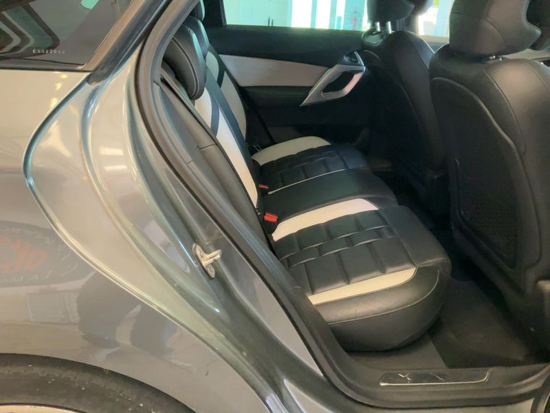 Citroen DS5 2.0 HDi Hybrid4 SportChic 2012 – снимка 19
