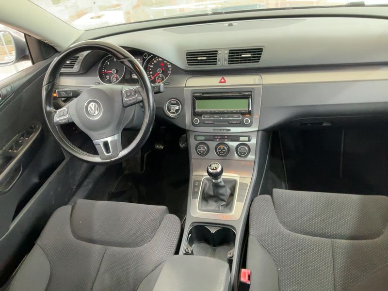 Volkswagen Passat 2.0 TDI Edition Plus 2009 – снимка 18