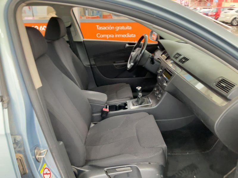 Volkswagen Passat 2.0 TDI Edition Plus 2009 – снимка 16