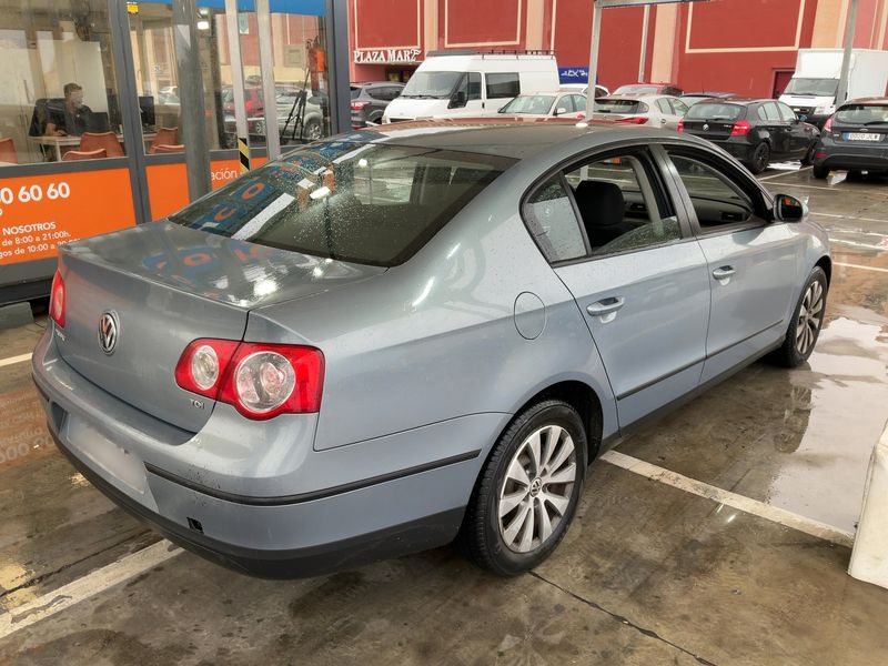 Volkswagen Passat 2.0 TDI Edition Plus 2009 – снимка 8