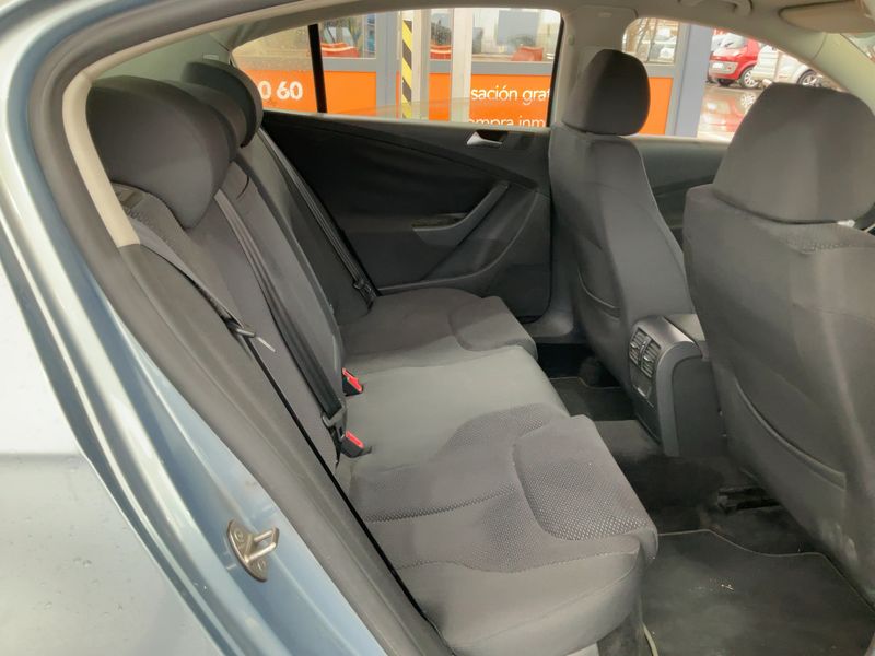 Volkswagen Passat 2.0 TDI Edition Plus 2009 – снимка 20