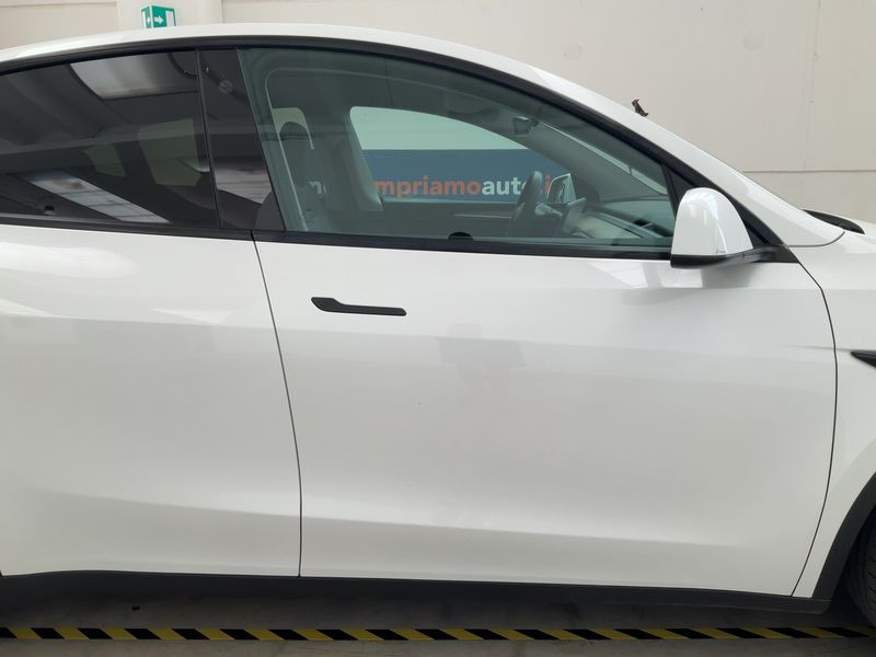 Tesla Model Y Standard Range 2023 – снимка 10