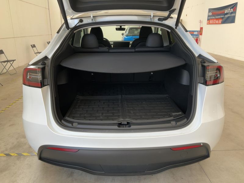 Tesla Model Y Standard Range 2023 – снимка 15