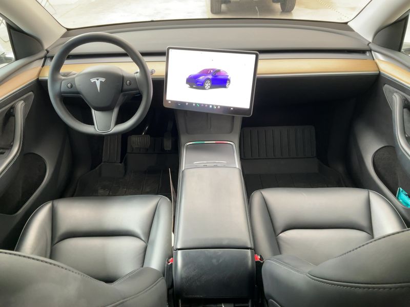 Tesla Model Y Standard Range 2023 – снимка 17