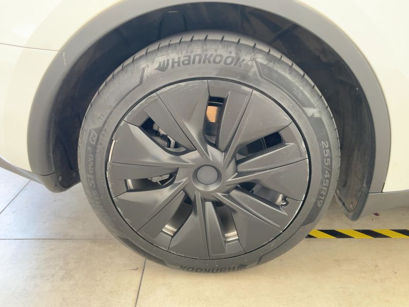 Tesla Model Y Standard Range 2023 – снимка 9