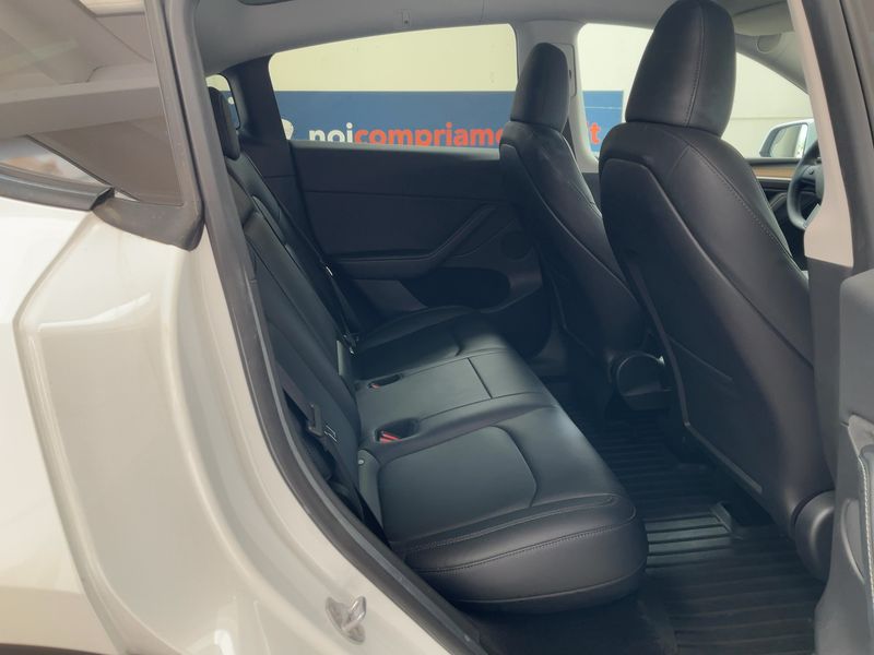 Tesla Model Y Standard Range 2023 – снимка 19