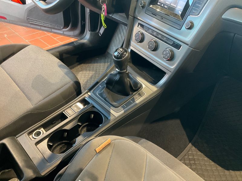 Volkswagen Golf VII 1.2 TSI Trendline BlueMotion Tech 2014 – снимка 32