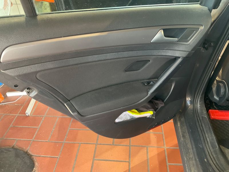 Volkswagen Golf VII 1.2 TSI Trendline BlueMotion Tech 2014 – снимка 30