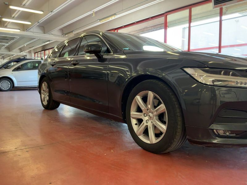 Volvo V90 2.0 D4 Momentum 2018 – снимка 12