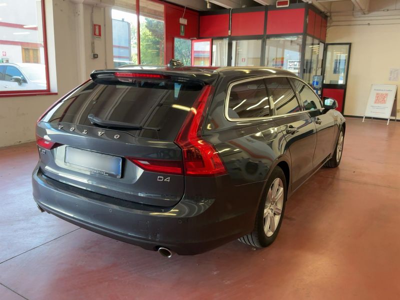 Volvo V90 2.0 D4 Momentum 2018 – снимка 8