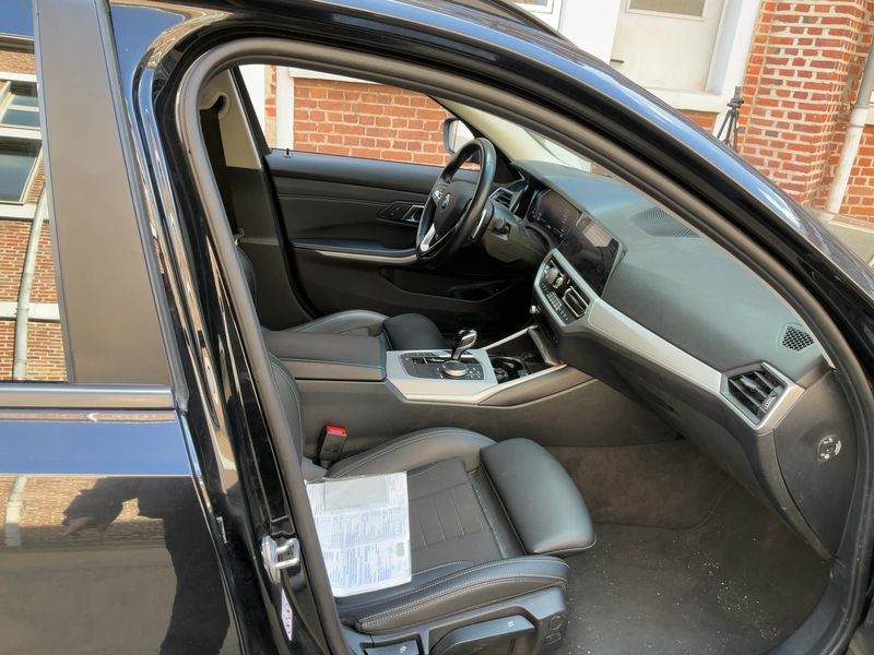 BMW 3er 320d Mild-Hybrid xDrive 2022 – снимка 16