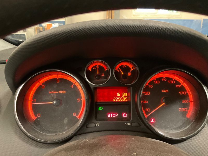 Peugeot 308 1.6 HDi Premium 2008 – снимка 4