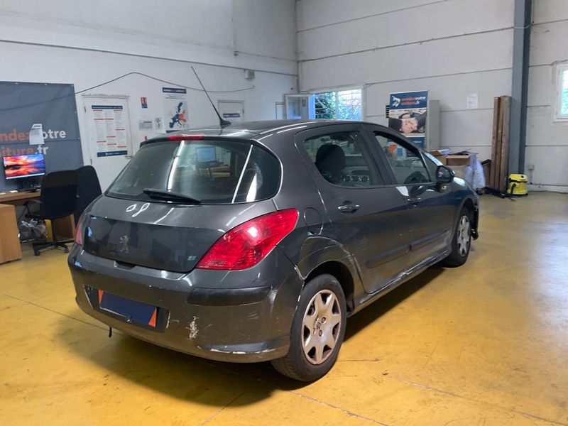 Peugeot 308 1.6 HDi Premium 2008 – снимка 2