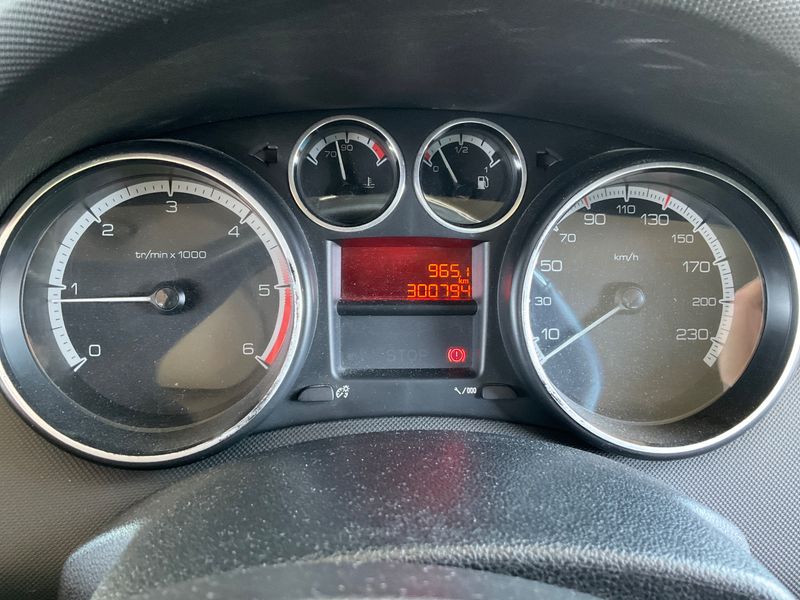 Peugeot 308 1.6 HDi Envy 2010 – снимка 4