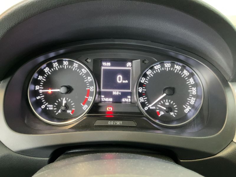 Skoda Rapid Spaceback 1.4 TDI Ambition 2015 – снимка 18