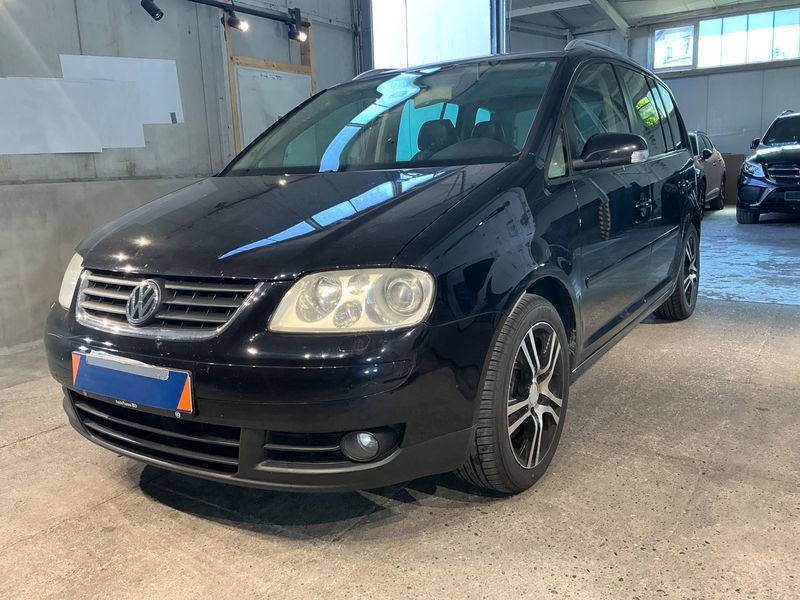 Volkswagen Touran 2.0 TDI Highline 2006 – снимка 1