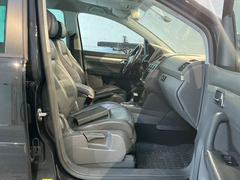 Volkswagen Touran 2.0 TDI Highline 2006 – снимка 3