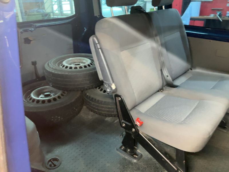 Volkswagen T5 Kombi 2.0 TDI 2013 – снимка 20