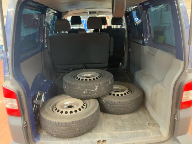 Volkswagen T5 Kombi 2.0 TDI 2013 – снимка 16